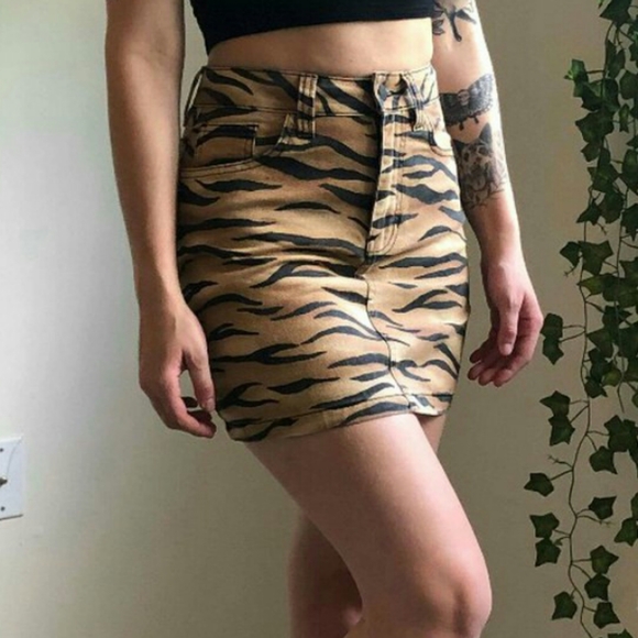 Roma Ruched Skirt Long Tiger
